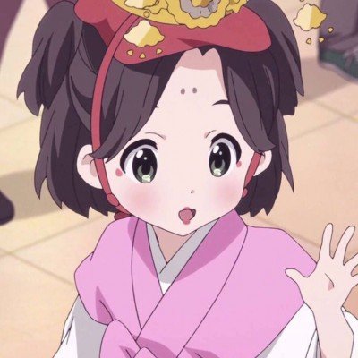 女子踹人前被保安关车门夹腿